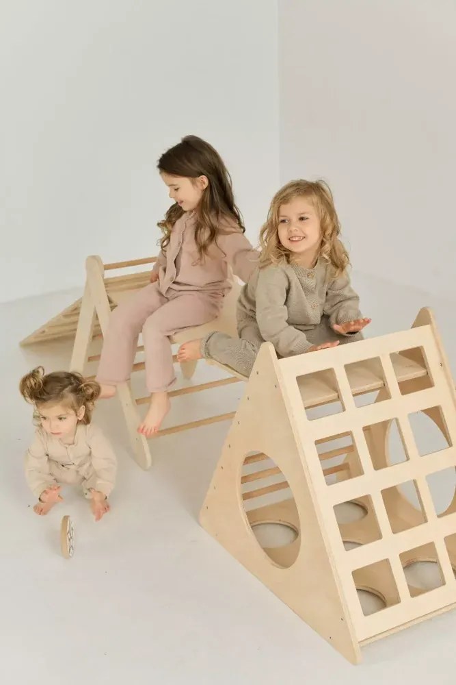 Lezecký Trojuholník: Zábava a Rozvoj Motoriky pre Vaše Dieťa