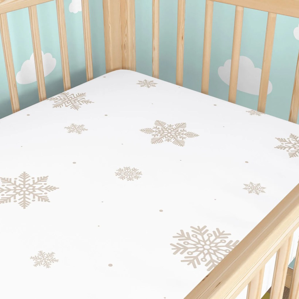 Goldea vianočná bavlnená napínacia plachta do detskej postieľky - snehové vločky na bielej 60 x 120 cm