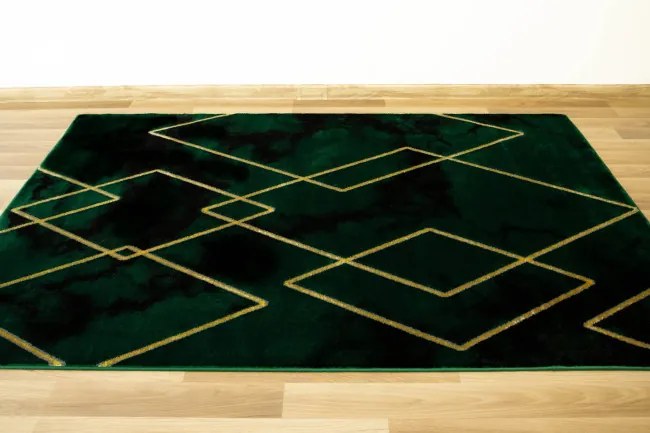Koberec Diamond K4421Y Romby fľaškovo zelený / zlatý