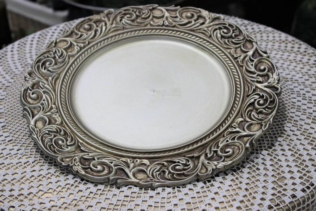 Šampáň matný klubový tanier s ornamentom 35cm