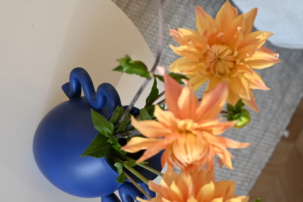 Ferm Living Keramická váza Verso Bright Blue