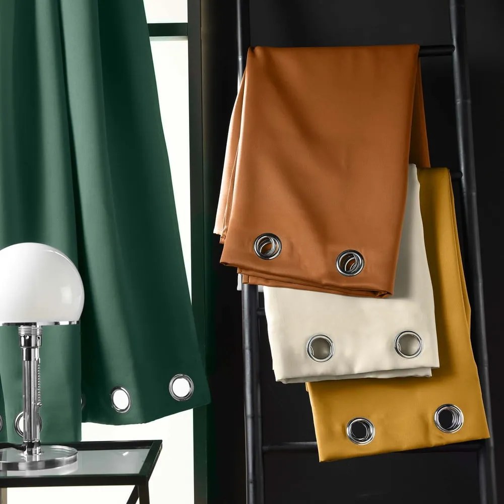 Béžový zatemňovací záves 135x180 cm Occult – douceur d'intérieur