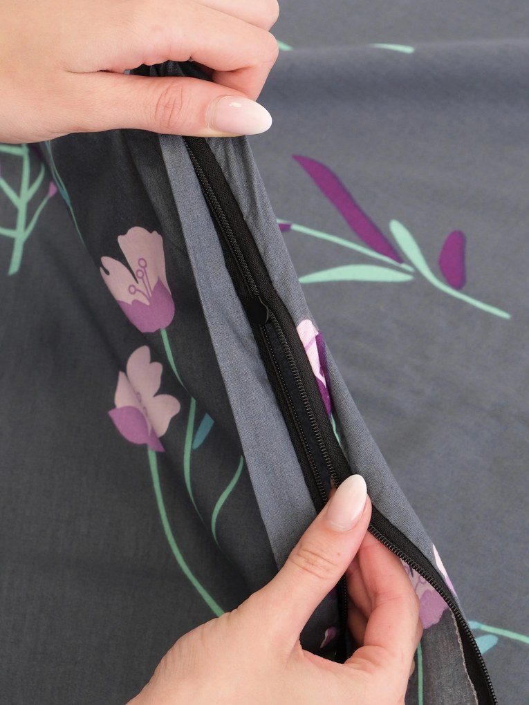 Bavlnená obliečka na vankúš Renforcé 40 × 40 cm - Vlčie maky tmavo šedé