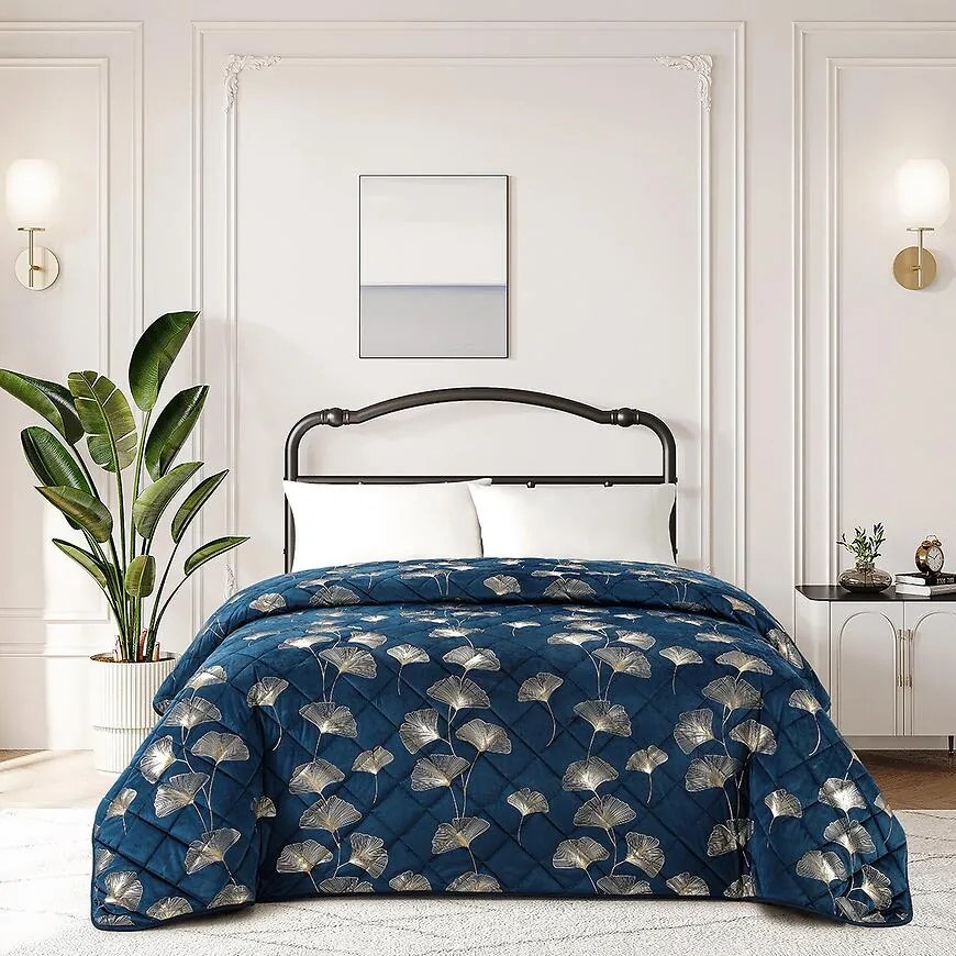 Prikrývka na posteľ Jola RQ-015 170x220 cm tmavomodrá