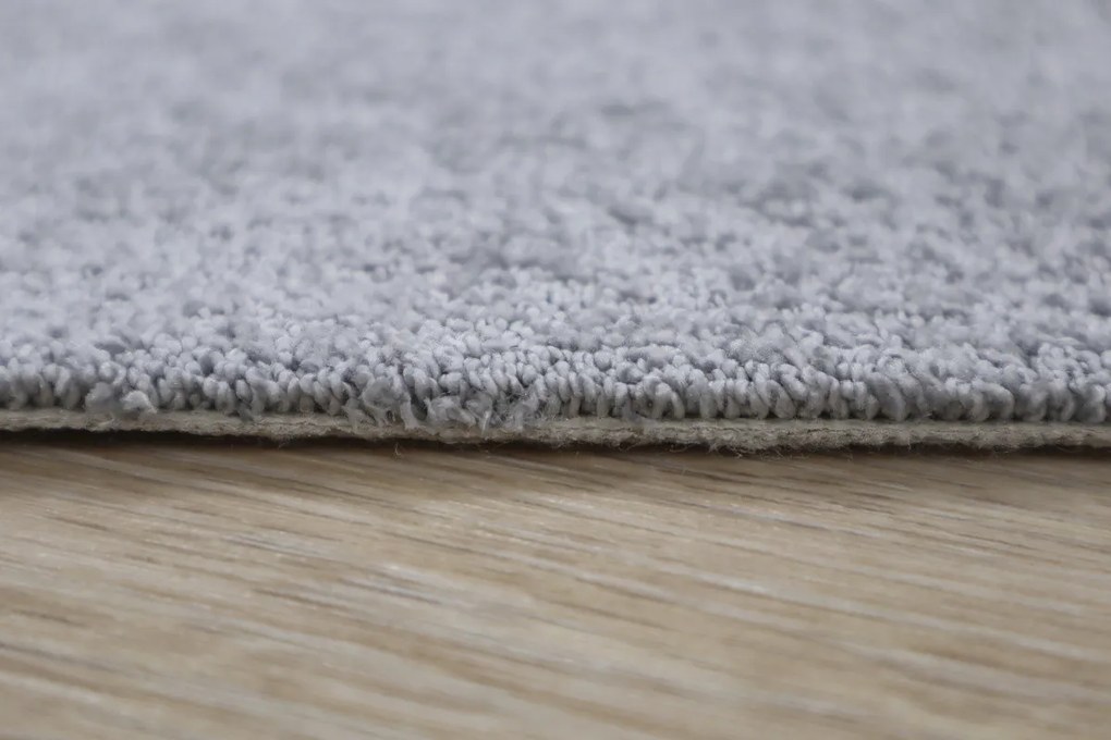 Associated Weavers koberce Metrážny koberec Miriade 90 svetlo sivý - Kruh s obšitím cm
