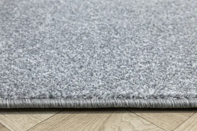 Metrážny koberec New Montego 173 sivý