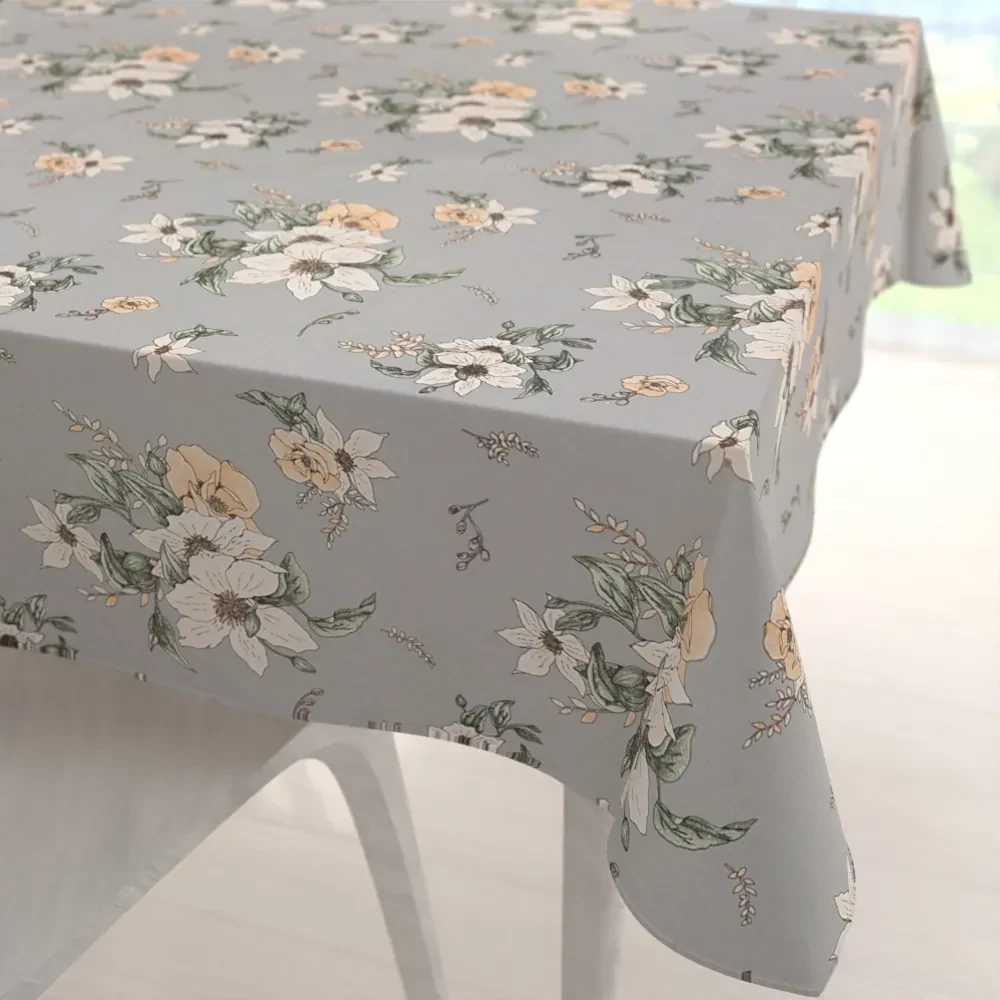 Biante Bavlnený štvorcový obrus Sandra SA-465 Oranžové kvety na sivom 130x130 cm