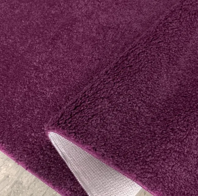 Koberec Kamel tmavofialový