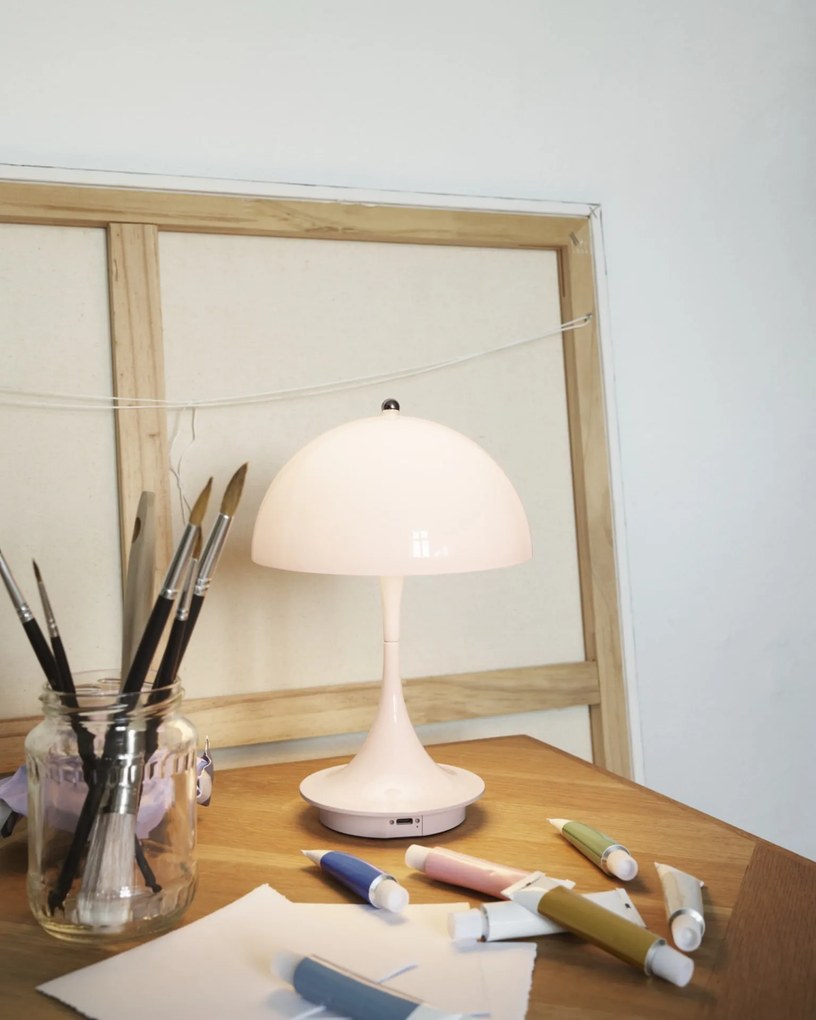 Louis Poulsen Prenosná lampa Panthella 160 V3 Opal Pale rose