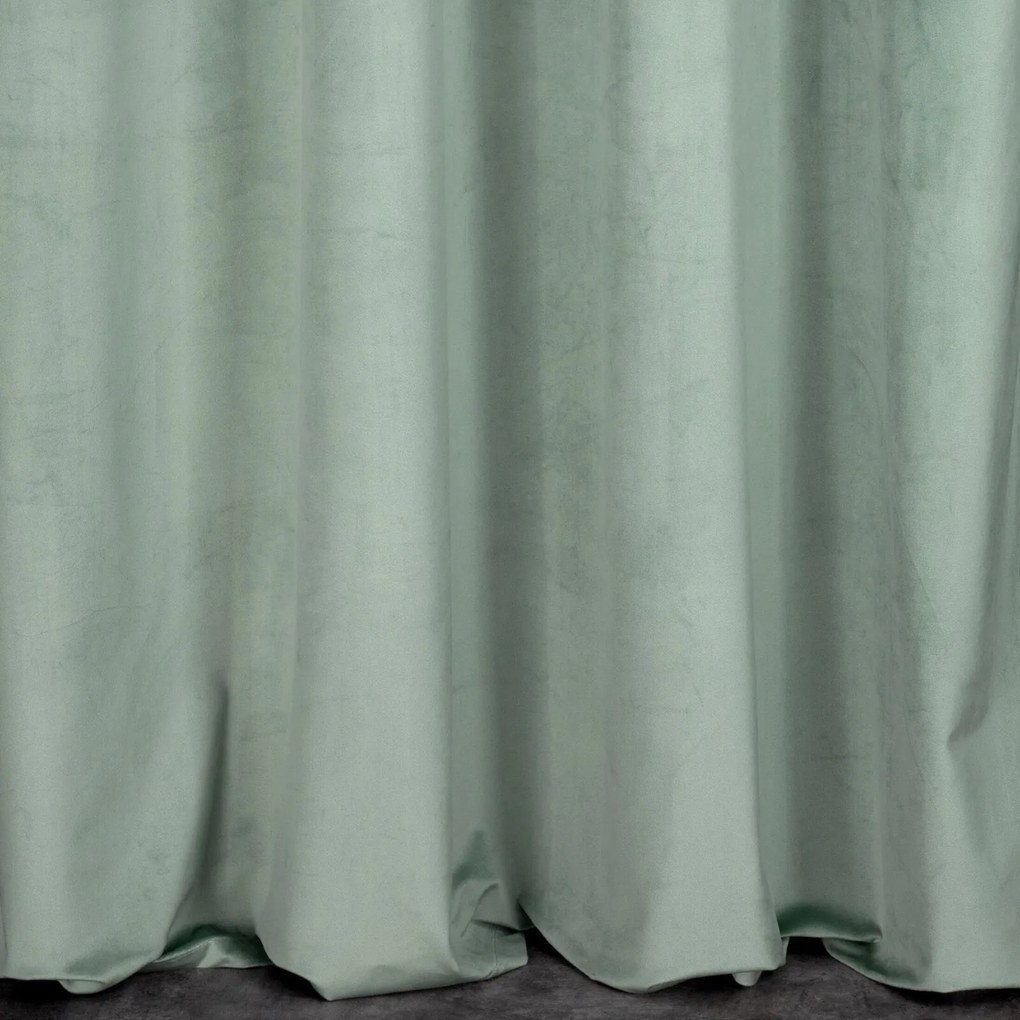 ZATEMŇOVACÍ ZÁVES NA KRÚŽKOCH ROSA 140X250 CM SVETLOMÄTOVÁ