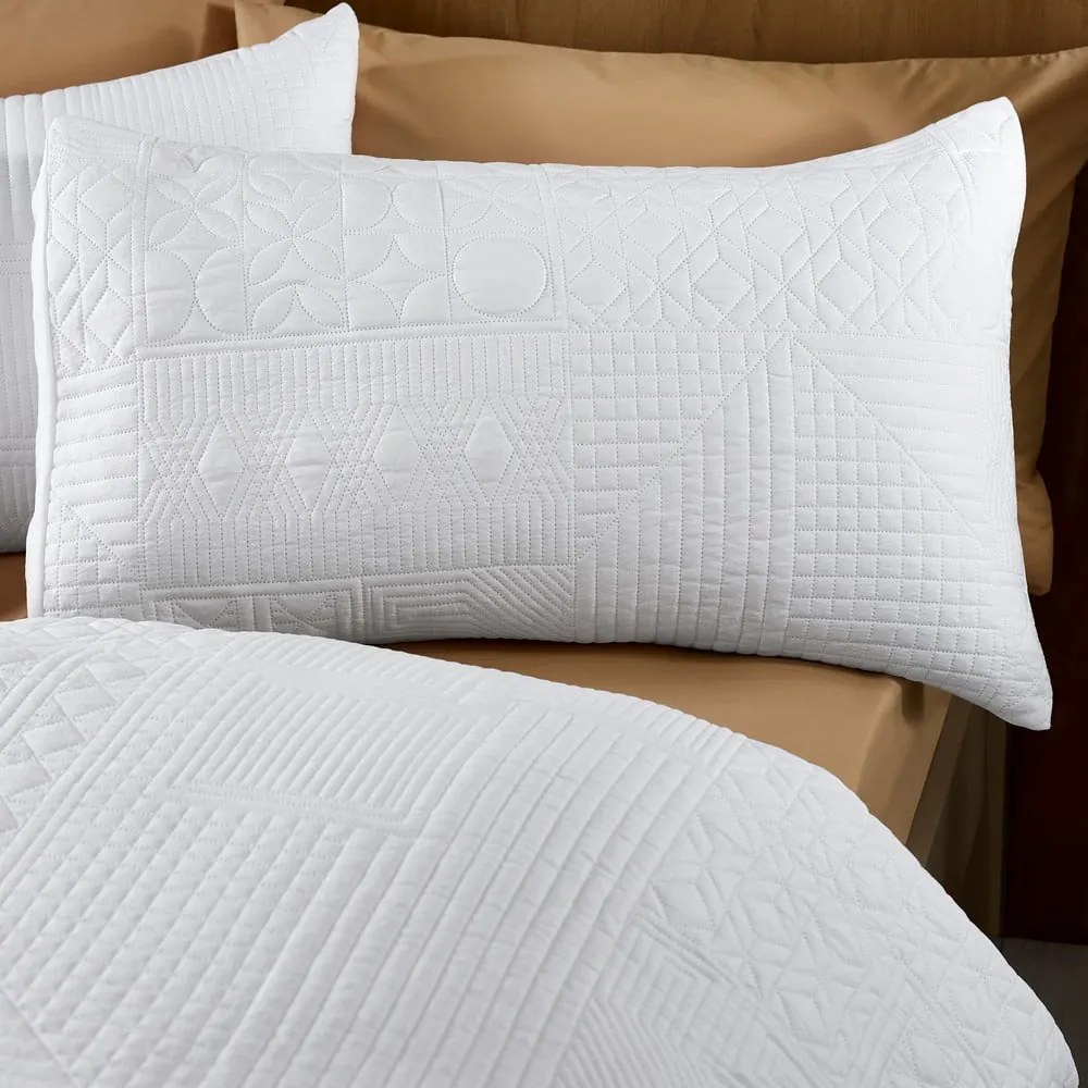 Biele obliečky na dvojlôžko/predĺžené 230x220 cm Folkstone Geo – Catherine Lansfield