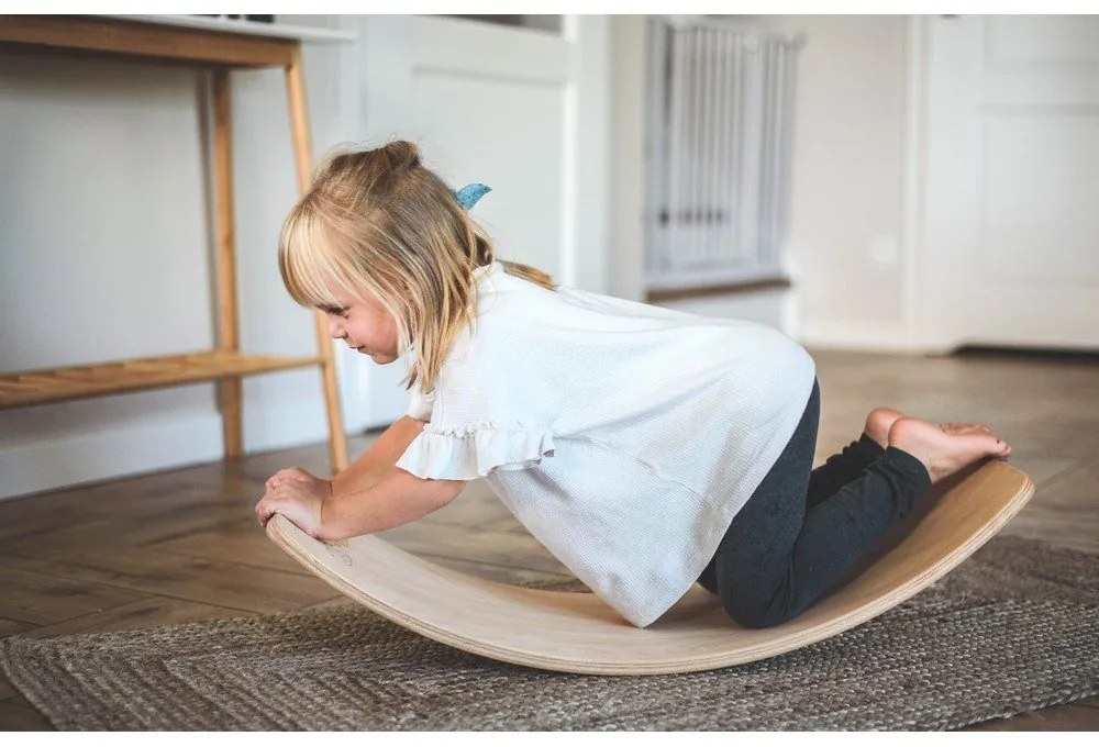 Modrá/v prírodnej farbe balančná doska z borovicového dreva 80x30x18 cm Montessori – Meowbaby