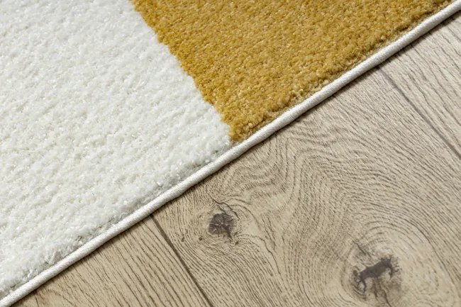 Koberec FUSION 7157 biely / zlatý