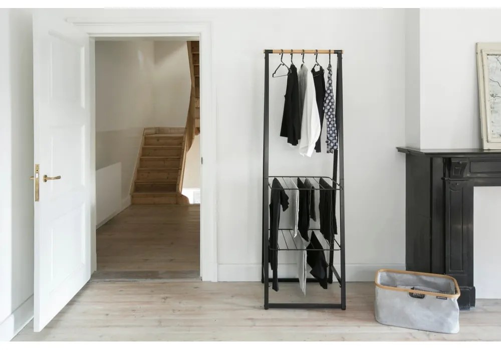 Čierny oceľový stojan na oblečenie Linn – Brabantia