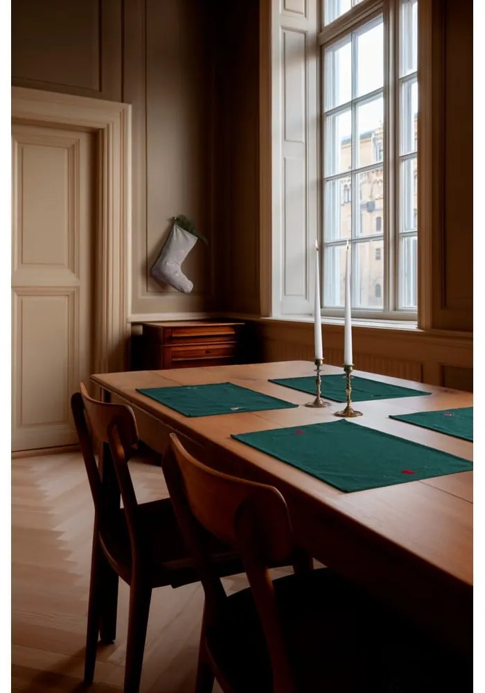 Prestieranie s vianočným motívom s prímesou bavlny 30x43 cm Christmas Fable – JUNA