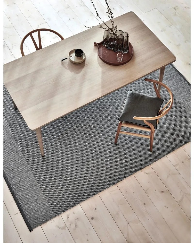 Antracitový vnútorný a vonkajší behúň 70x300 cm Edit Charcoal – Pappelina