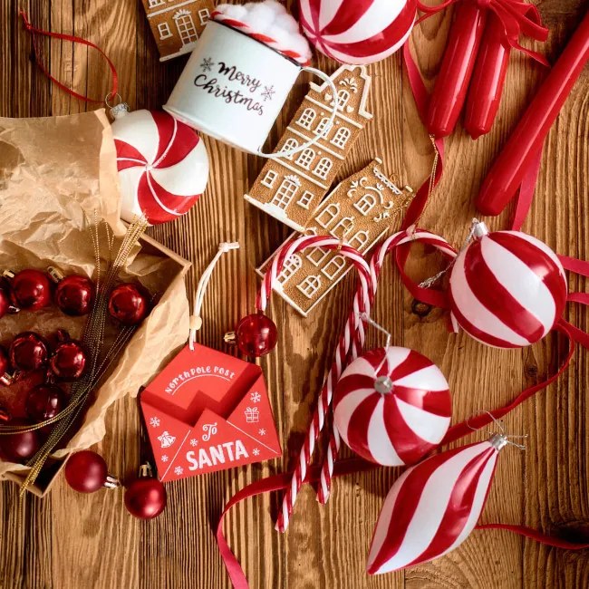 Vianočné guľky GERONI červené 714641 (24ks)