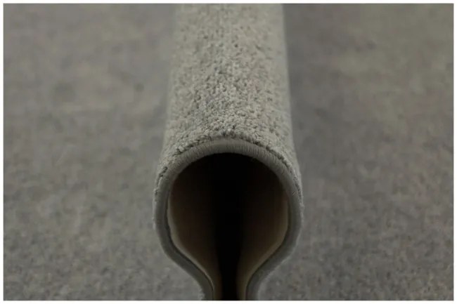 Metrážny koberec Fancy 76 sivý