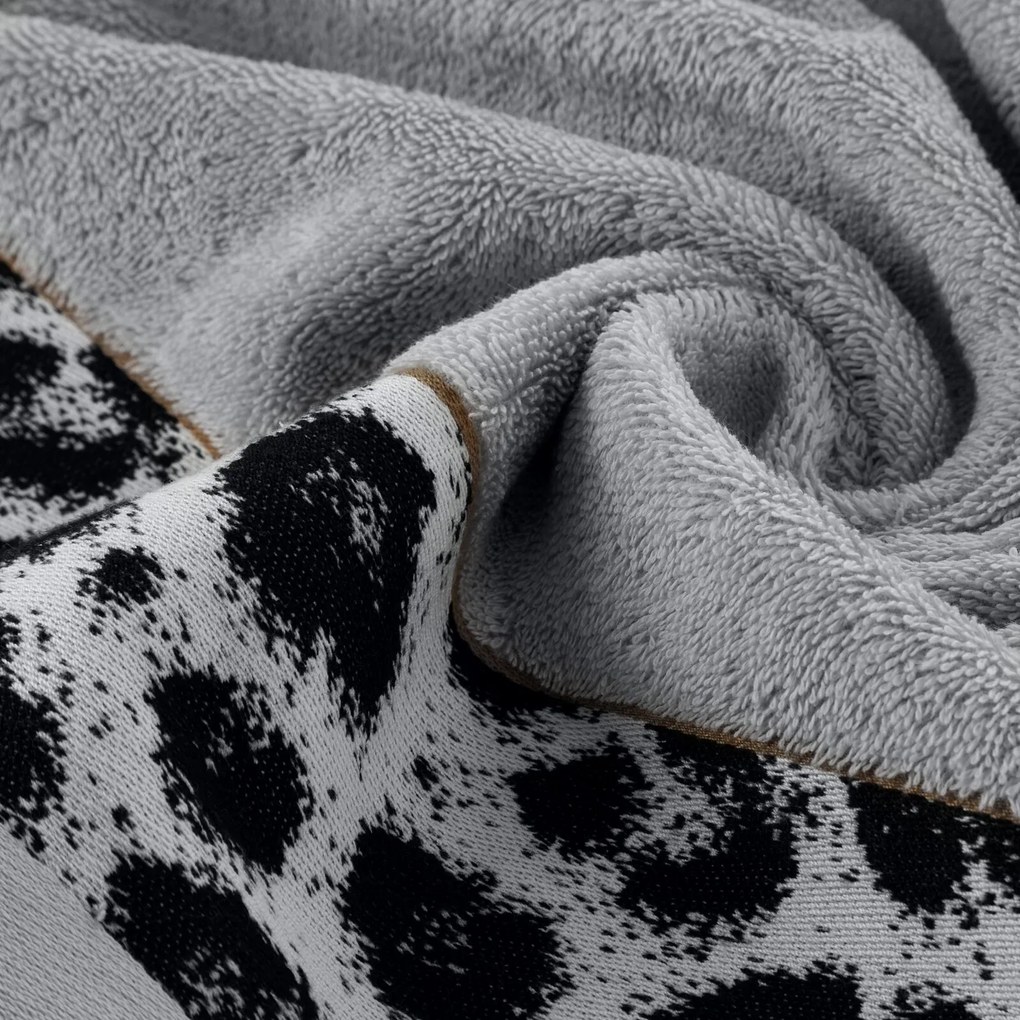 BAVLNENÝ UTERÁK EVA MINGE22 70X140 CM STRIEBORNÁ