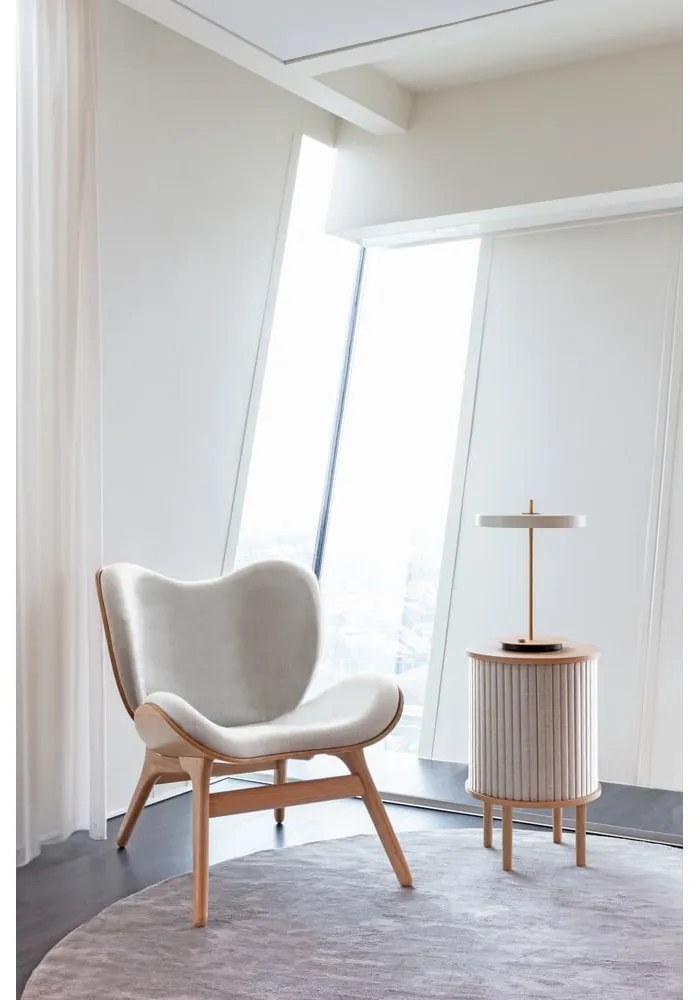 Oranžové kreslo A Conversation Piece – UMAGE