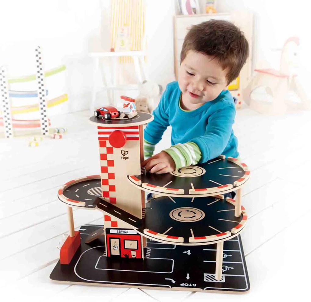 Garáž viacposchodová s autami a helikoptérou