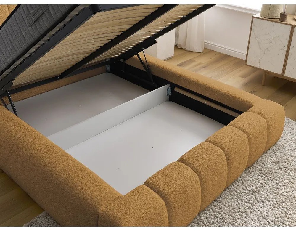 Čalúnená dvojlôžková posteľ s úložným priestorom s roštom 140x190 cm v horčicovej farbe Denali – Bobochic Paris