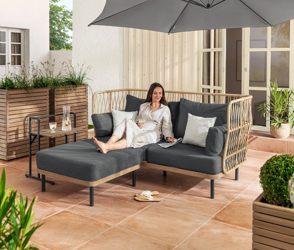 C-stôl s veľkou stolovou doskou