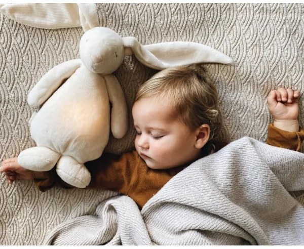 Moonie - Uspávadlo s melódiou a svetlom zajačik 2.0 cream