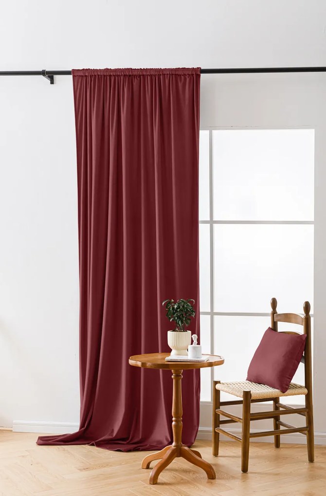 Vínový zatemňovací záves VELVET 135x250 cm Zavesenie: Riasiaca páska