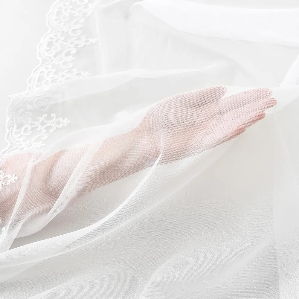 Svetlo smotanová záclona s perleťovo vytkávanou bordúrou zámocký vzor do oblúčka ZAC-026 výška 300 cm Iba metráž