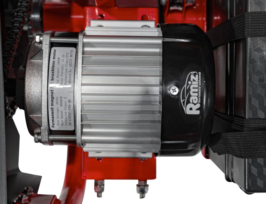 Ramiz MUD MONSTER Červené vozidlo