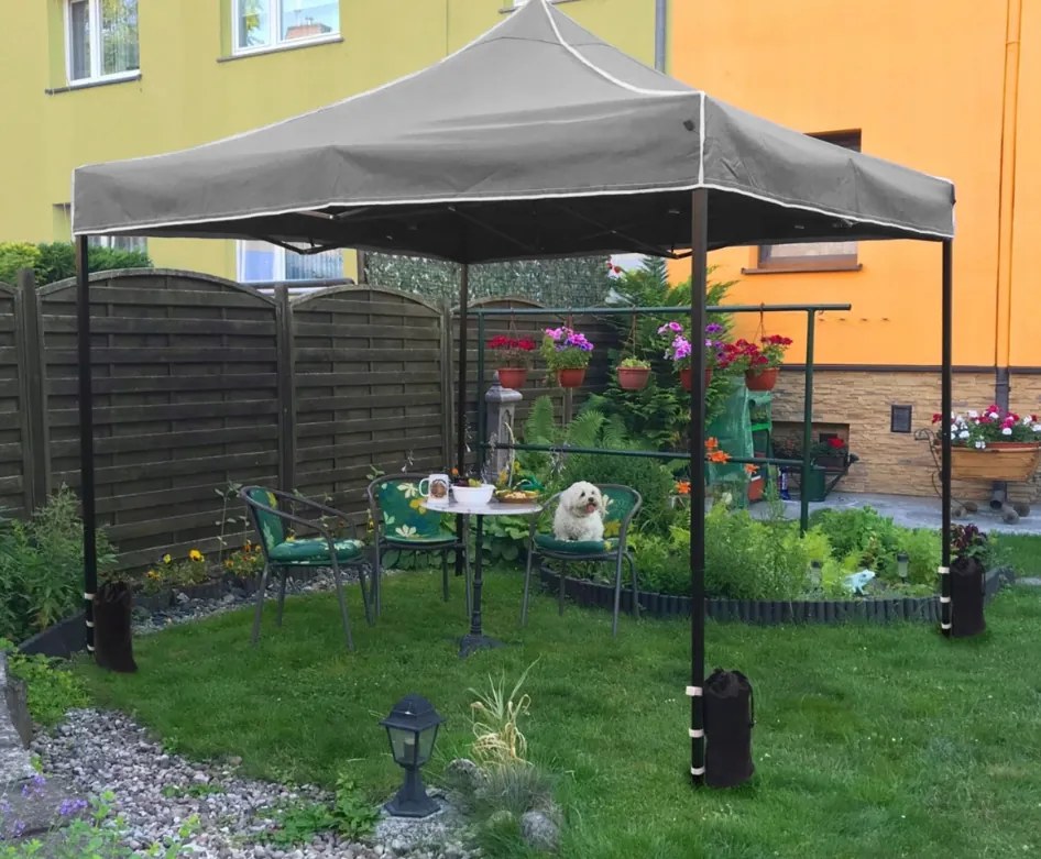 Trojstenný párty stan bez okien biela 3m x 3m