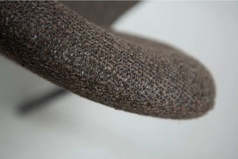 Hnedá čalúnená jedálenská stolička Heap – DAN-FORM Denmark