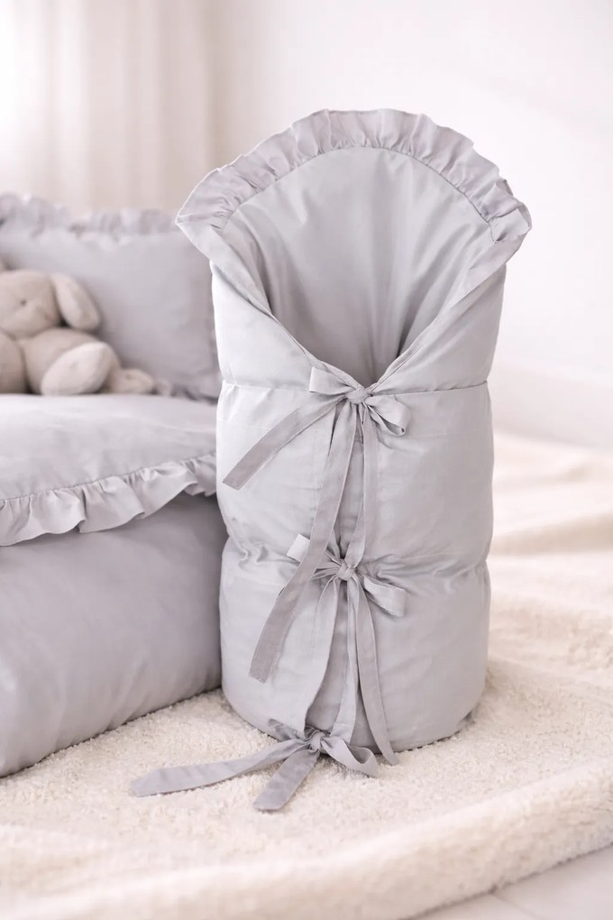 INTERMEDIC SK Obliečka na zavinovačku sivá s volánikom 73x73 cm – jemná bavlna, elegantný vzhľad Veľkosť: 73x73 cm
