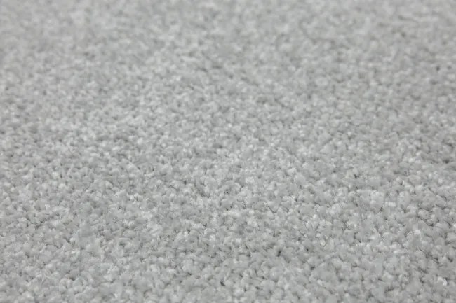 Metrážny koberec GALAXY 72 strieborný