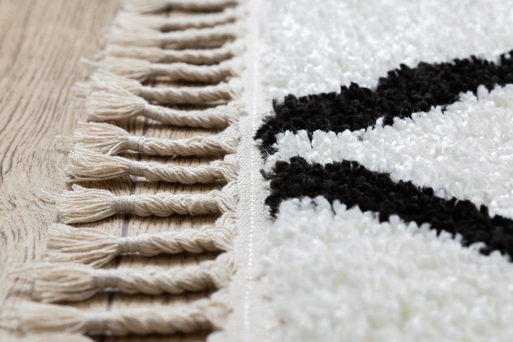 Behúň BERBER CROSS, biely, strapce