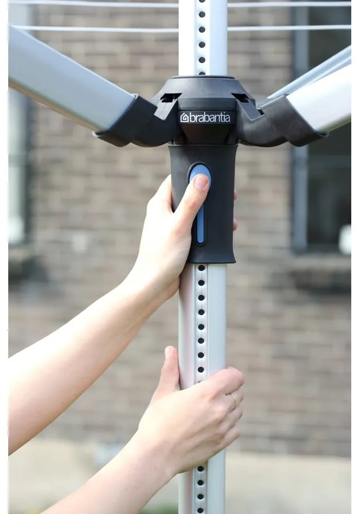 Vonkajší sušiak na bielizeň v striebornej farbe 60 m Lift-o-Matic Advance – Brabantia