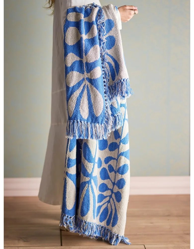 Modrá deka 130x160 cm Nevine – Bloomingville