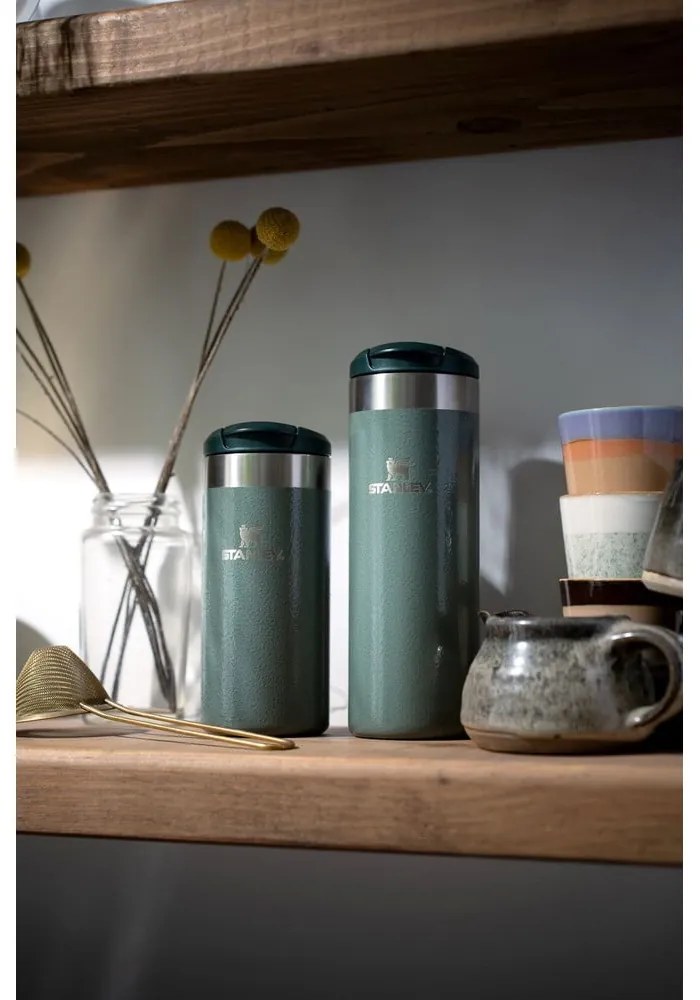 Zelený termo hrnček z nehrdzavejúcej ocele 470 ml AeroLight™ Transit Hammer Tone Green – Stanley