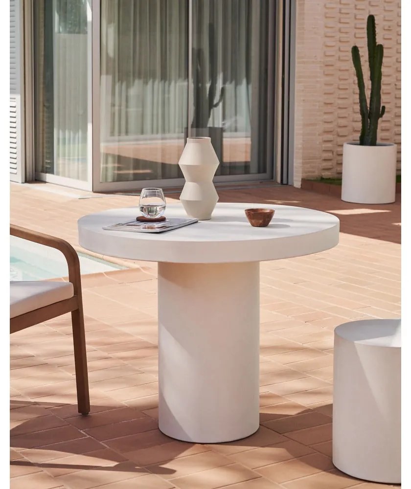 Betónový okrúhly záhradný jedálenský stôl ø 90 cm Aiguablava – Kave Home