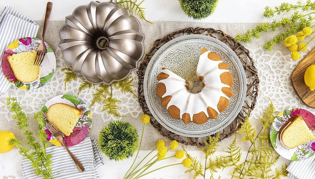 Nordic Ware Forma na bábovku Original karamelová 2,84 l