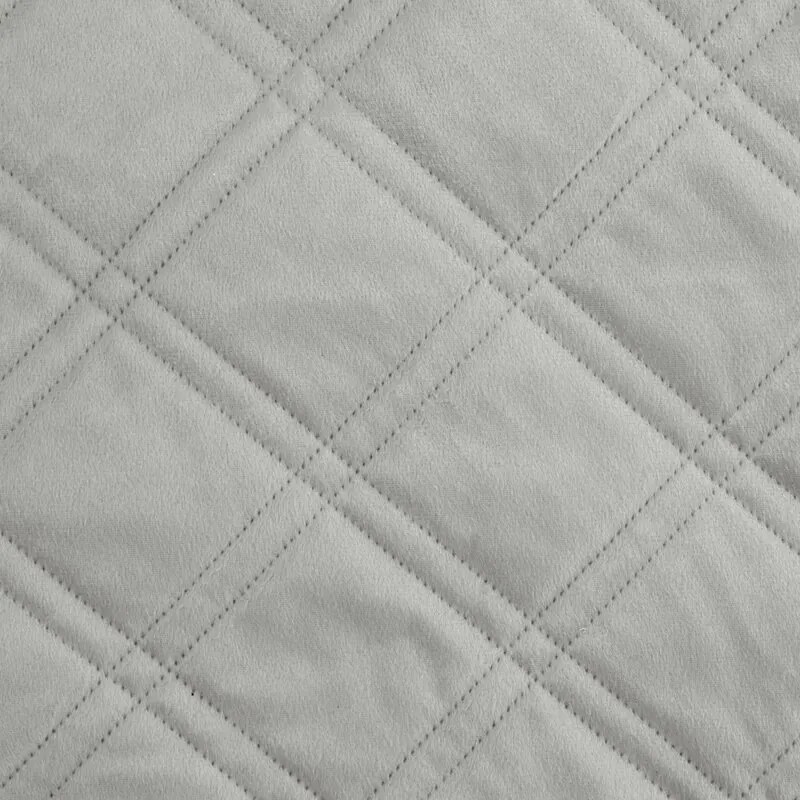 Dekorstudio Zamatový prehoz na posteľ LUIZ8 v striebornej farbe Rozmer prehozu (šírka x dĺžka): 200x220cm