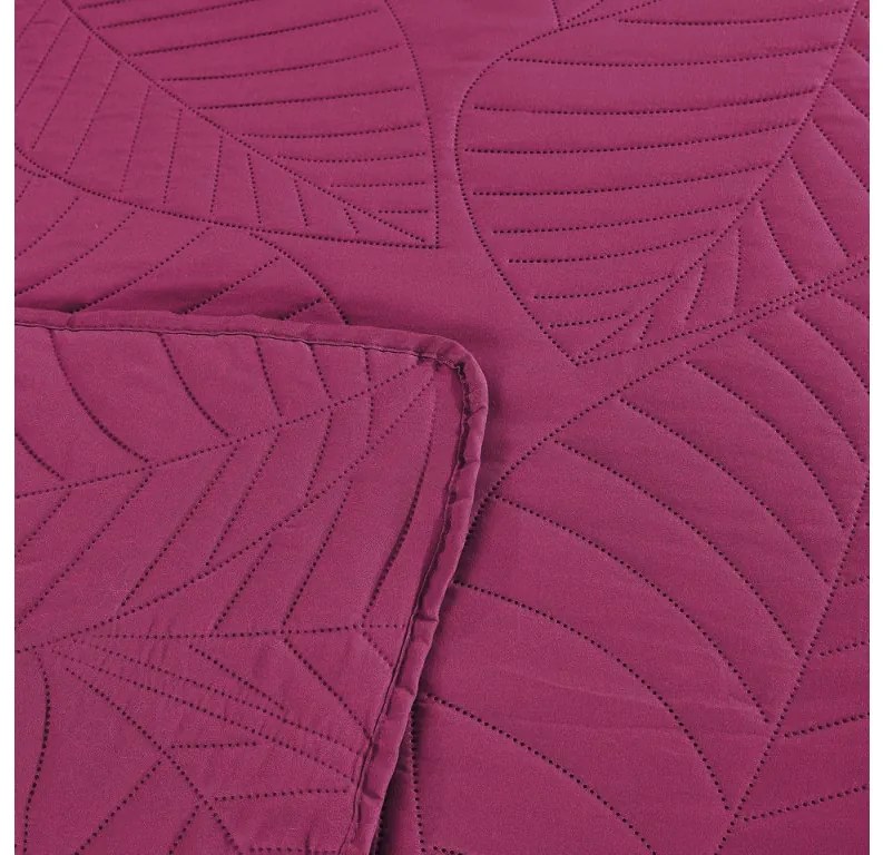 Fialový prehoz na posteľ so vzorom LEAVES Rozmer: 200 x 220 cm