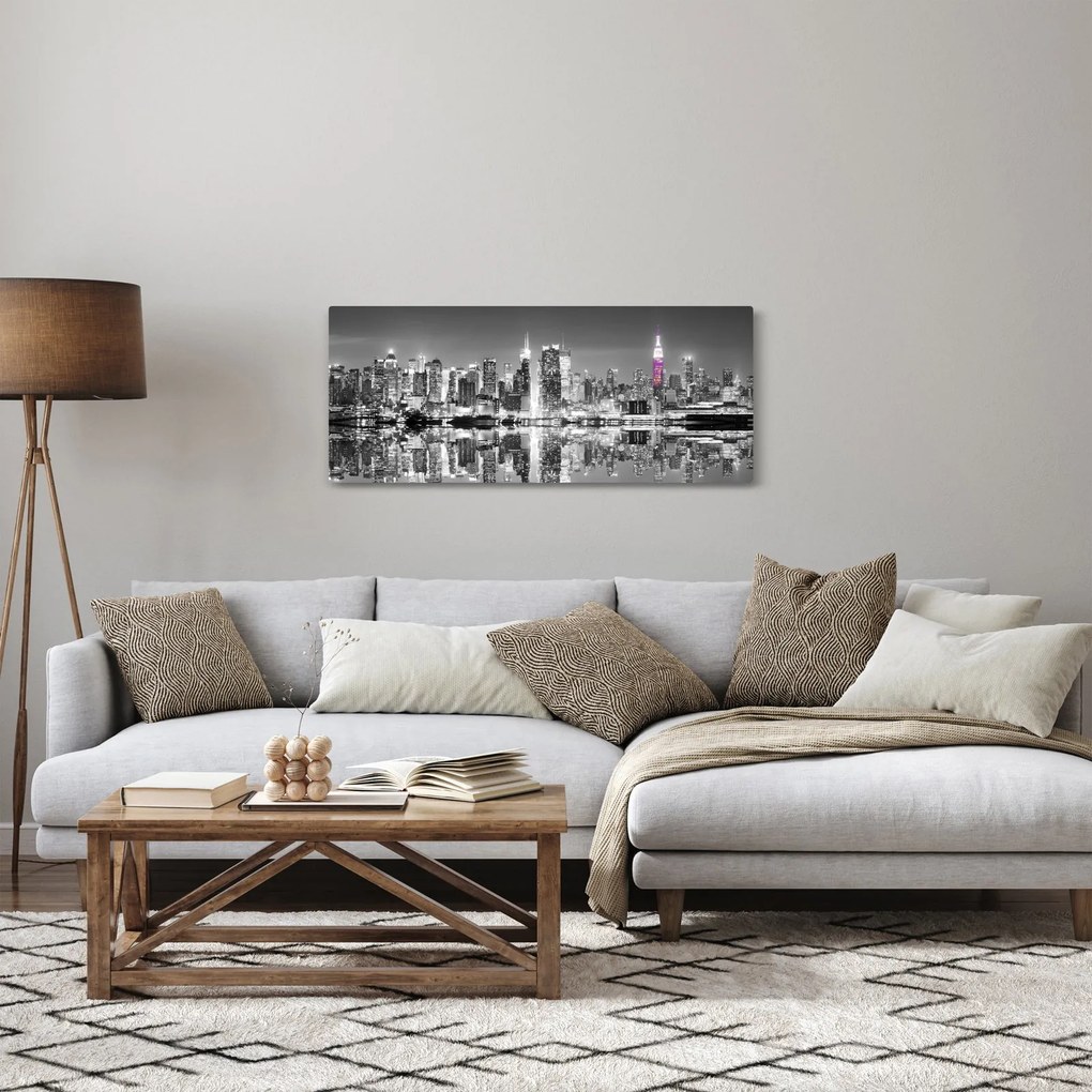 Obrázok - New York a fialový mrakodrap (120x50 cm)