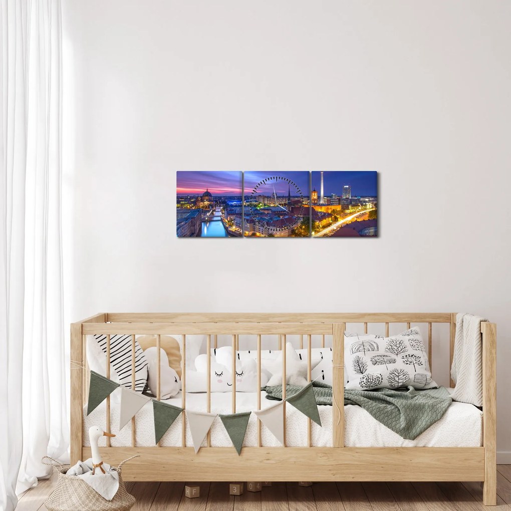 Obraz - Modré nebo nad Berlínom (s hodinami) (90x30 cm)