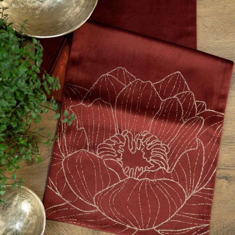 Dekorstudio Elegantný zamatový behúň na stôl BLINK 13 tehlový Rozmer behúňa (šírka x dĺžka): 35x180cm