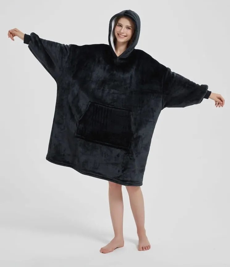 Deka s rukávmi HOODIE čierna