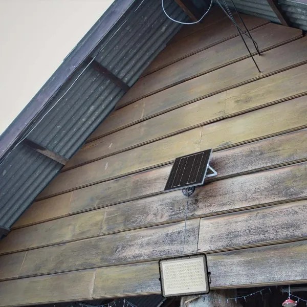 LED Vonkajší solárny reflektor LED/20W/3,2V 4000K čierna + DO