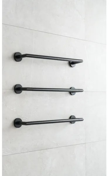 P.M.H. IN1B-L - Elektrický sušiak na uteráky INGA 17W/230V 85,9cm IP44 ľavá/čierna