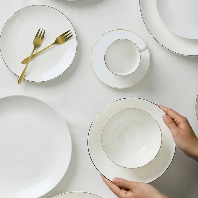 Dezertný tanier AURO so zlatým okrajom 992005